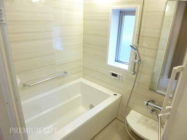 Bathroom.  [Tub with add cooking function] Happy is natural ventilation that can also be a small window