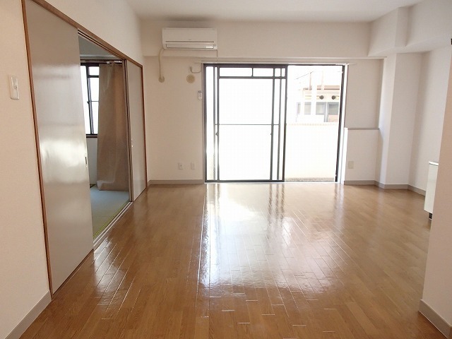 Living and room