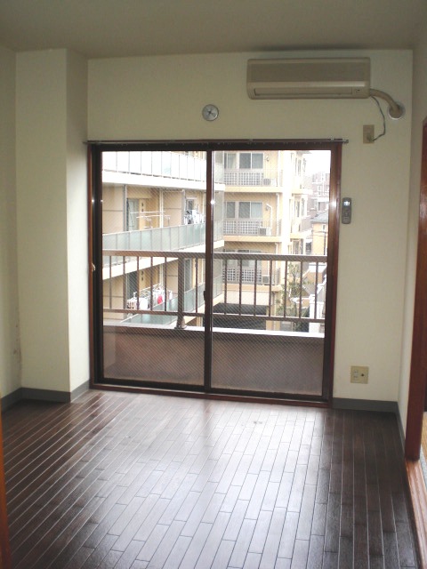 Living and room
