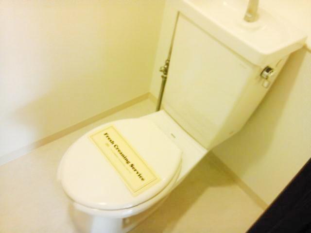 Toilet. Other Room No. reference photograph