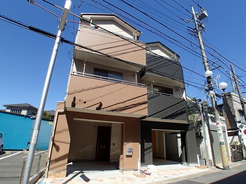 Local appearance photo. It is also close sunny station in the south road!