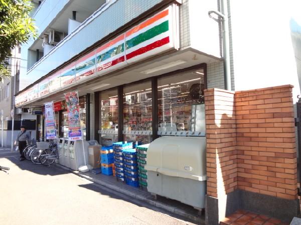 Convenience store. 373m to Seven-Eleven