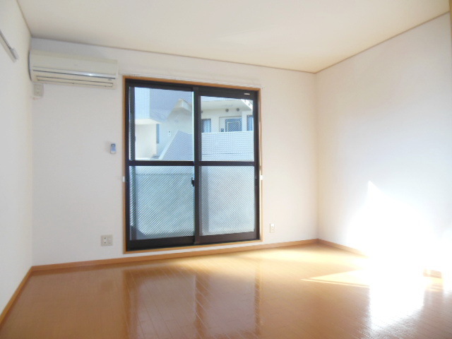 Living and room. Bright floor room