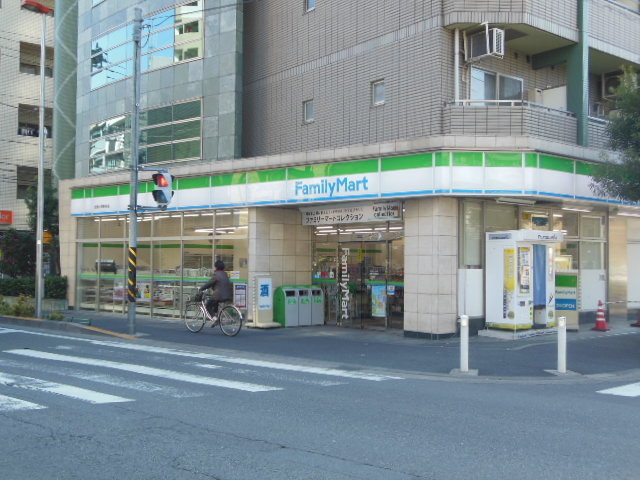 Convenience store. 150m to Family Mart (convenience store)