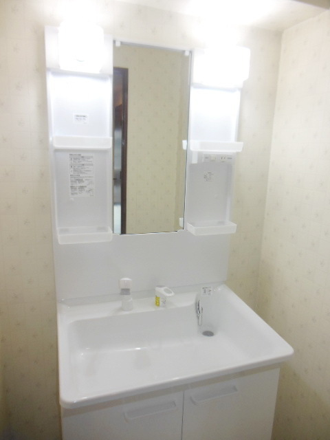 Washroom. Washroom to arrange a personal appearance