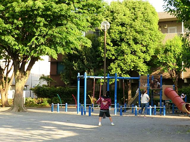 park. Kitakase enjoy 450m There are a variety of play equipment for children up to the first park