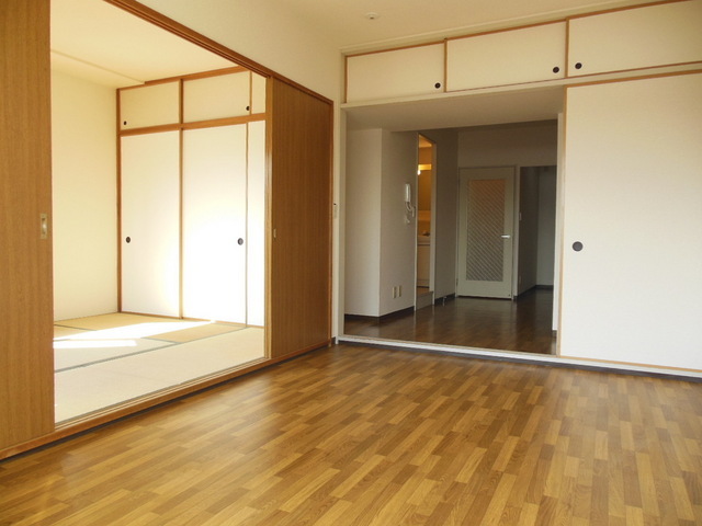 Living and room. Domato reference