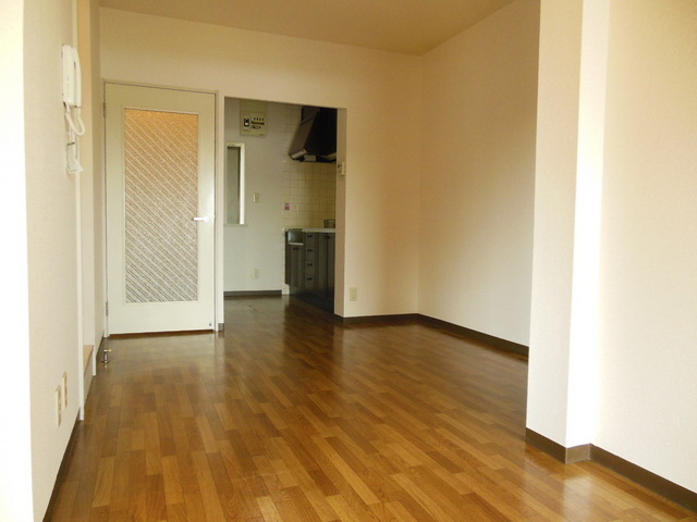 Living and room. Domato reference