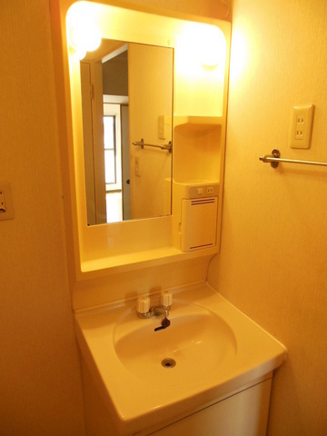 Washroom. Domato reference