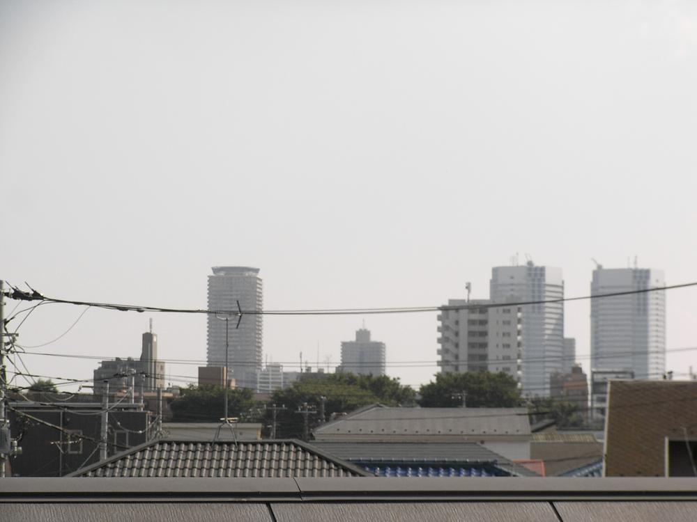 View photos from the dwelling unit. B Building: the view from the local (09 May 2013) Shooting