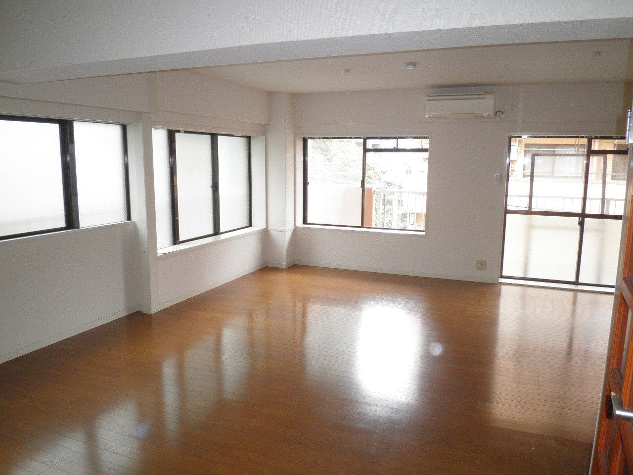 Living and room