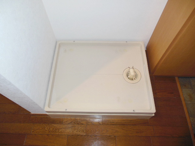 Other Equipment. Washing machine in the room (separate room photo)