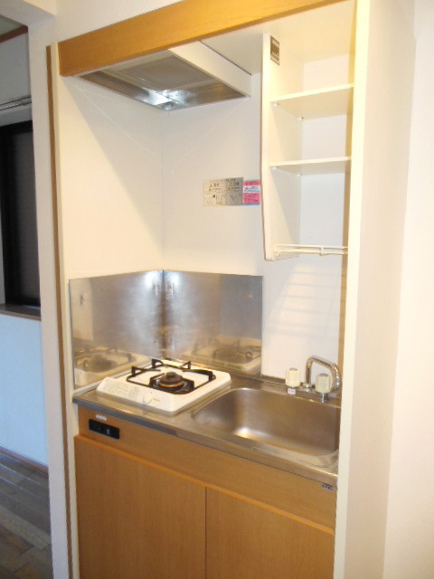 Kitchen. 1-neck gas system kitchen (separate room photo)