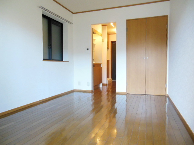 Other room space. Spacious Western-style (separate room photo)