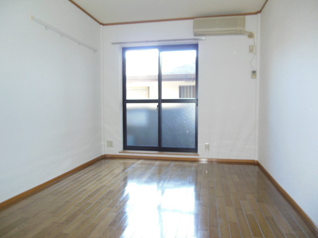 Living and room. Bright Western-style (separate room photo)