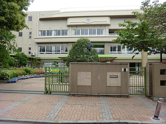 Primary school. Kawasaki Municipal Ida 300m up to elementary school