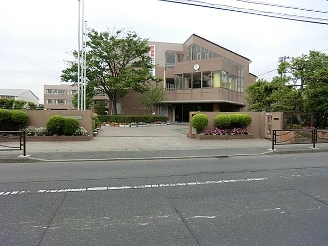Junior high school. 1200m to the Kawasaki Municipal Ida Junior High School