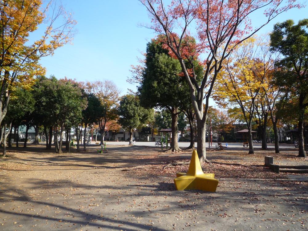 park. 583m to Tachibana Park