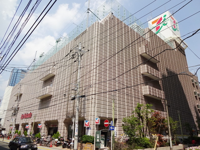 Shopping centre. Itoyokado until the (shopping center) 450m