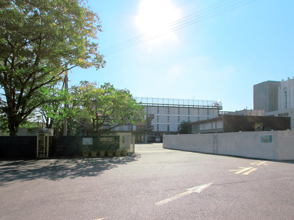 Surrounding environment. Hosei University, the second in the ・ High School (about 270m ・ 4-minute walk)