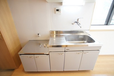 Kitchen. Spacious kitchen space, 2-neck is a gas stove can be installed