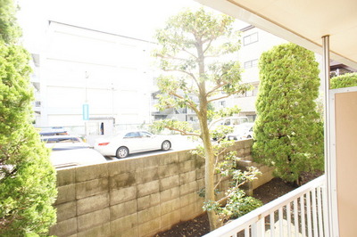 View. I sign of Seiyu is visible.