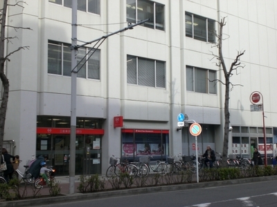 Bank. 130m to Bank of Tokyo-Mitsubishi UFJ Bank (Bank)