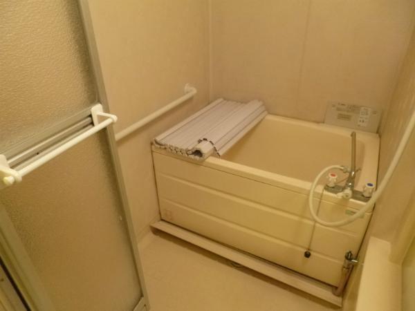 Bathroom. Reform before the state Dismantle, 1216 introduced plans to Otobasu of size, Bathroom Dryer, It is with additional heating.