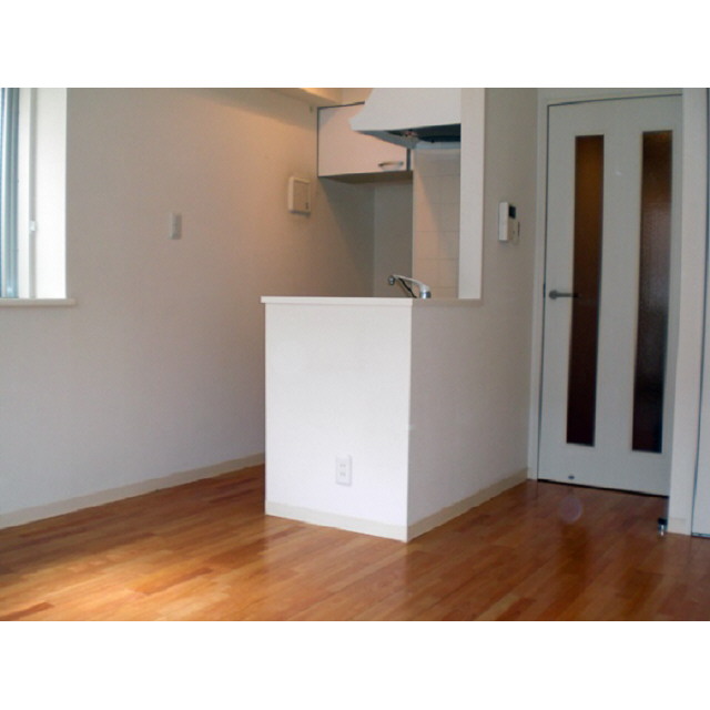 Living and room. Photos will be in the room of the same type
