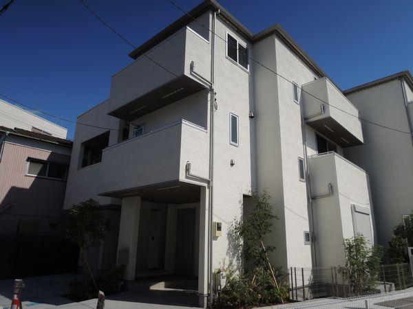 Local appearance photo. B Building appearance (2013 September shooting)