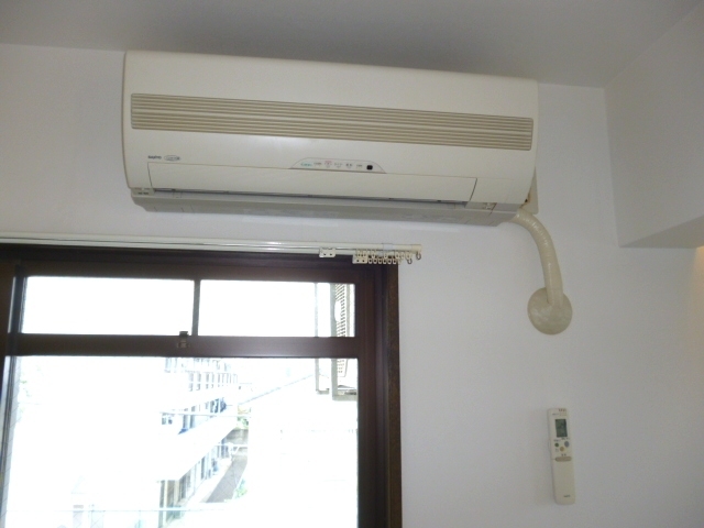 Other. ◇ Air-conditioned ◇