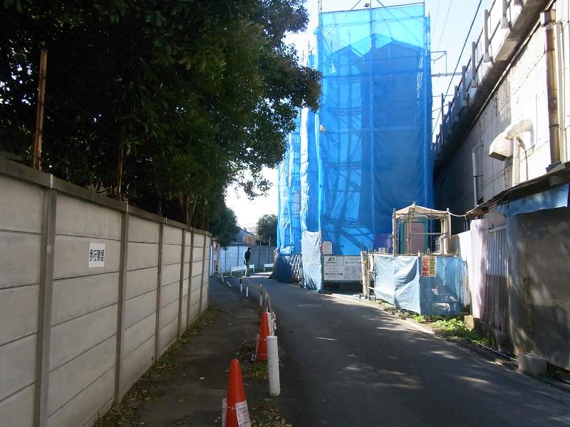 Local photos, including front road. Front road (2)