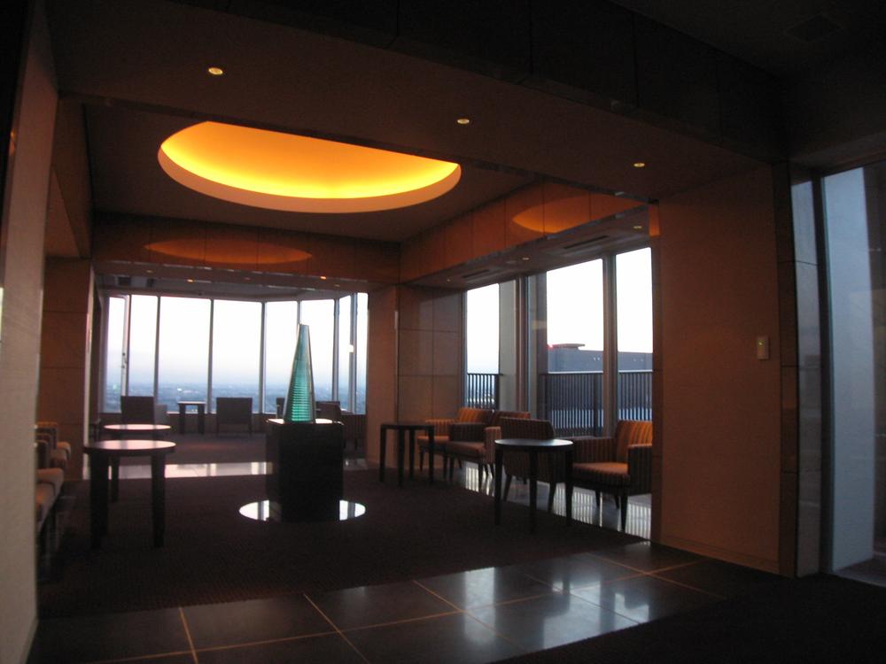 lobby. Sky Lounge (common areas)