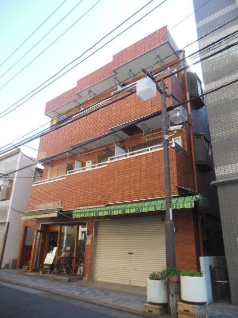 Building appearance. Commuting in a 7-minute walk to the station ・ School Ease