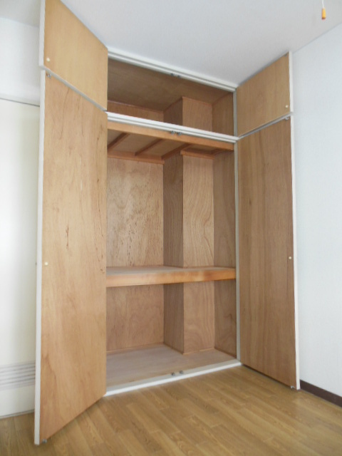 Receipt. Storage with depth