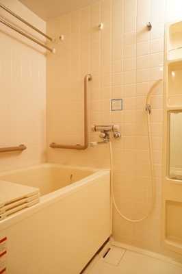 Bath. Bathroom Dryer ・ With reheating with Reheating function function