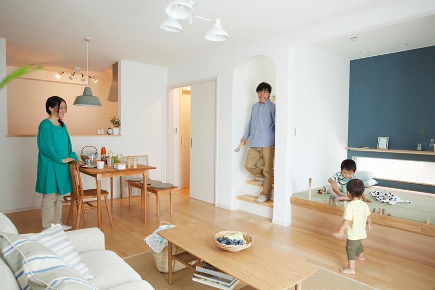 Living. Family of breadwinner is also a husband, To cut and fill the housework, The whole family of health ・ I think in a wife are are thinking the most happiness. It can efficiently housework for such wife family, I was planning a house to spend comfortable!