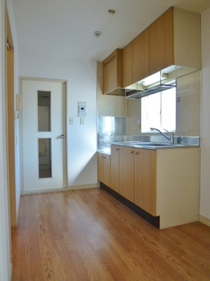 Kitchen. With window. Two-burner stove installation Allowed