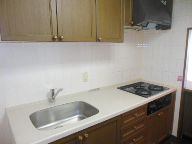 Kitchen. Gas 3-neck system Kitchen