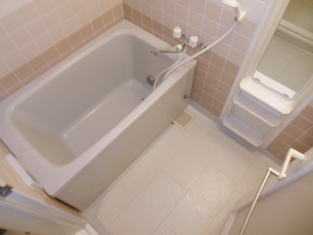 Bath. Add-fired function ・ It is with a bathroom dryer