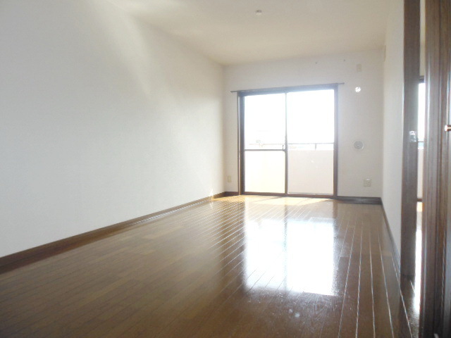 Living and room. Of bright flooring room