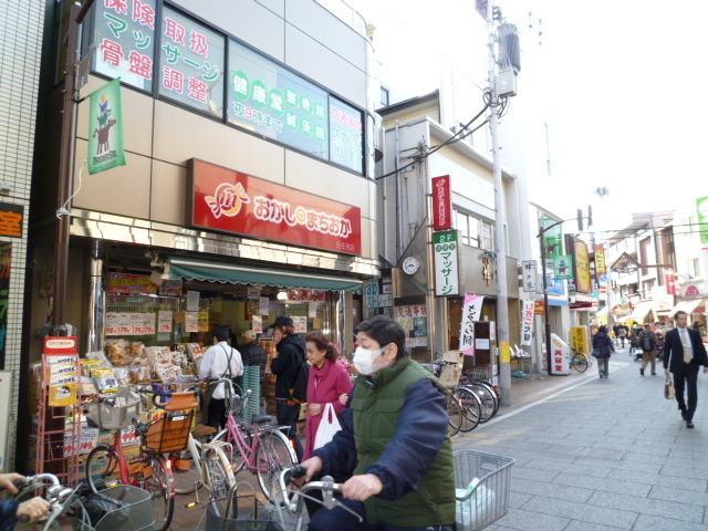Supermarket. 1400m to town Oka of sweets (super)