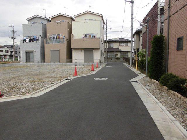 Local appearance photo. Local (11 May 2013) Shooting