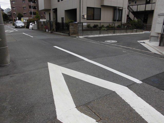 Local photos, including front road. Local (11 May 2013) Shooting