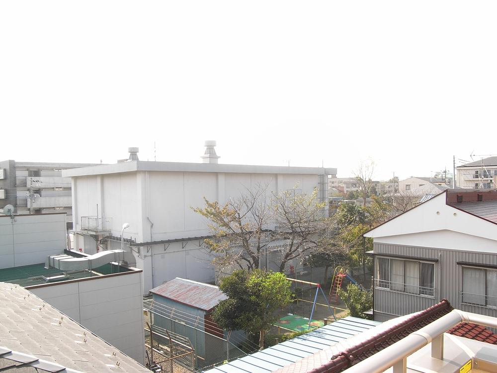 View photos from the dwelling unit. View from the site (November 2013) Shooting