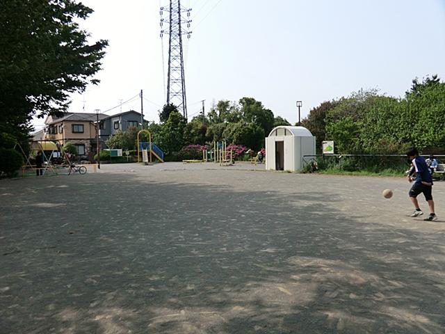park. 500m to Hiyoshi park