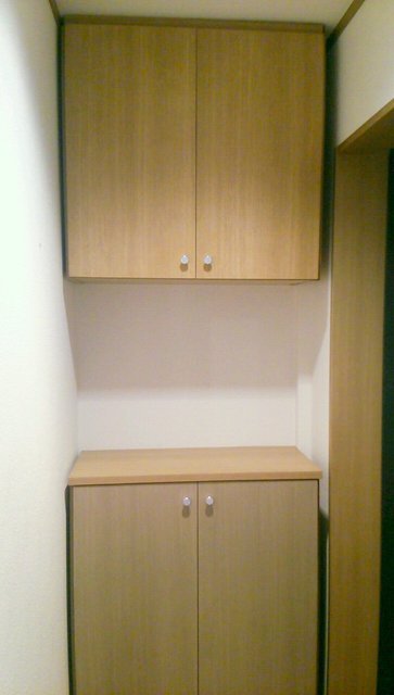 Entrance. Entrance shoe box that can be up and down storage