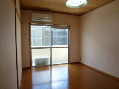 Living and room. This flooring.