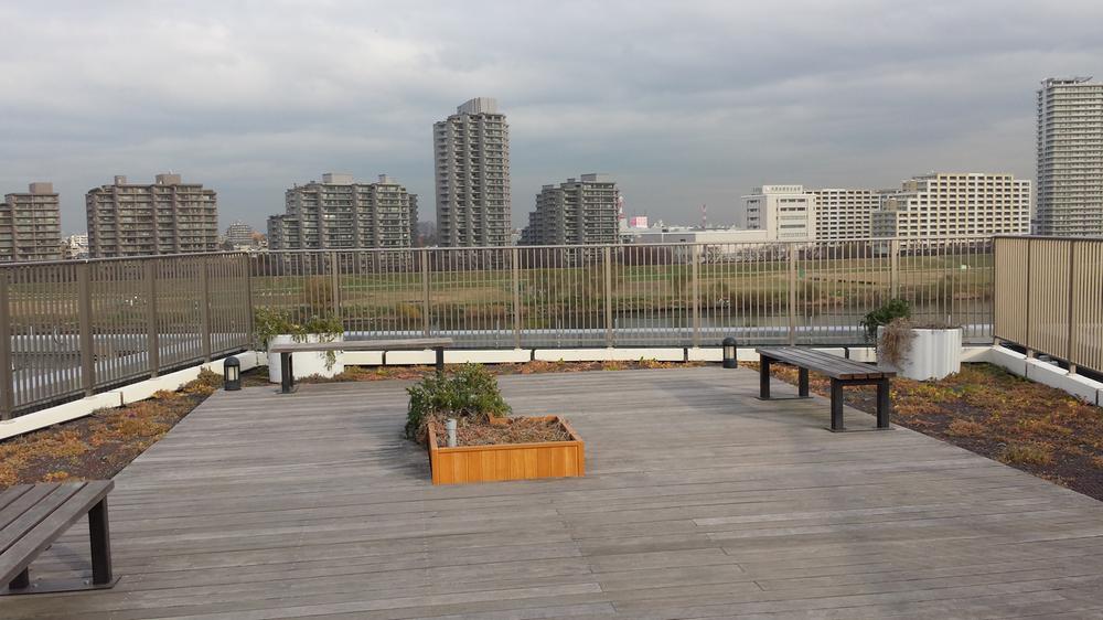 Other common areas. Rooftop Sky Court