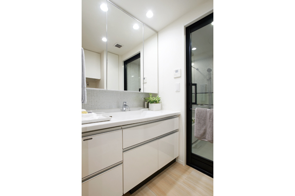 Wash room, such as dryer hook from three-sided mirror back storage, Ease of use and plenty of storage space, Is a design around the sink bowl can be used and refreshing. Also, It has been also installed hanging cupboard in Laundry Area top of the back